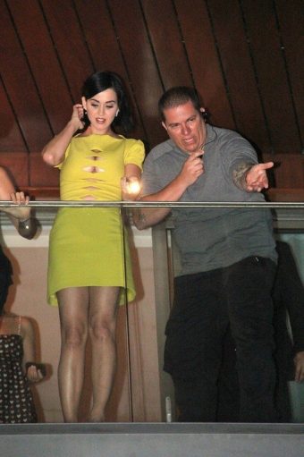Katy Perry Upskirts And Boobs Stifling In Tight Dress/katy Perry Upskirts exclusive gallery photo - high quality adult content