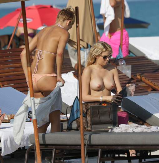 Hottie Shayna Terese Taylor Topless At The Beach exclusive gallery photo - high quality adult content