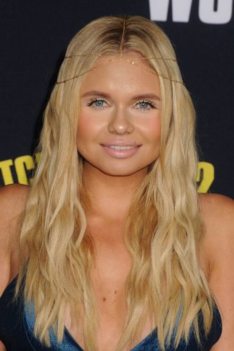 Hot Teen Alli Simpson In Sexy Dress At Pitch Perfect  Premiere/alli Simpson exclusive gallery photo - high quality adult content