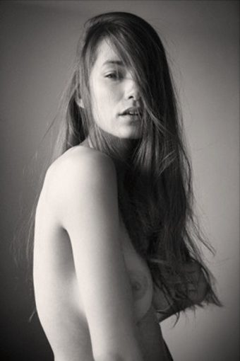 Hot Babe Lauren Young In Revealing Photos/lauren Young Nude Fashion Model exclusive gallery photo - high quality adult content