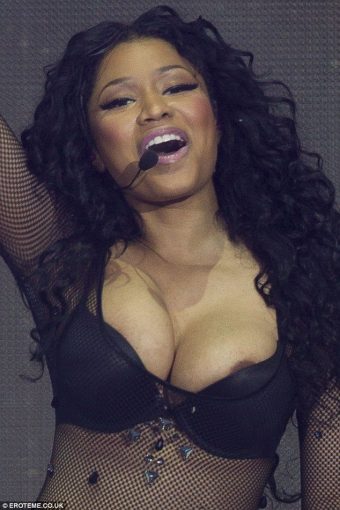 Nicki Minaj Nipple Busted Out Of Her Top During Her Wireless Performance/nicki Minaj Nipple Busted exclusive gallery photo - high quality adult content