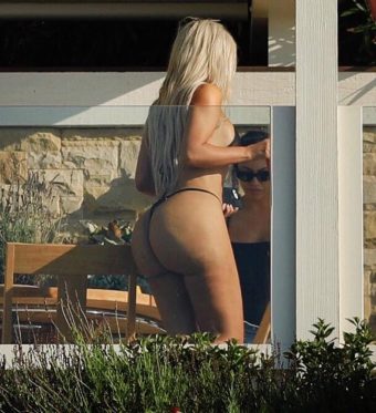 Kim Kardashian Sexy Black Bikini Hits Malibu Beach/kim Kardashian Sexy Black Bikini exclusive gallery photo - high quality adult content