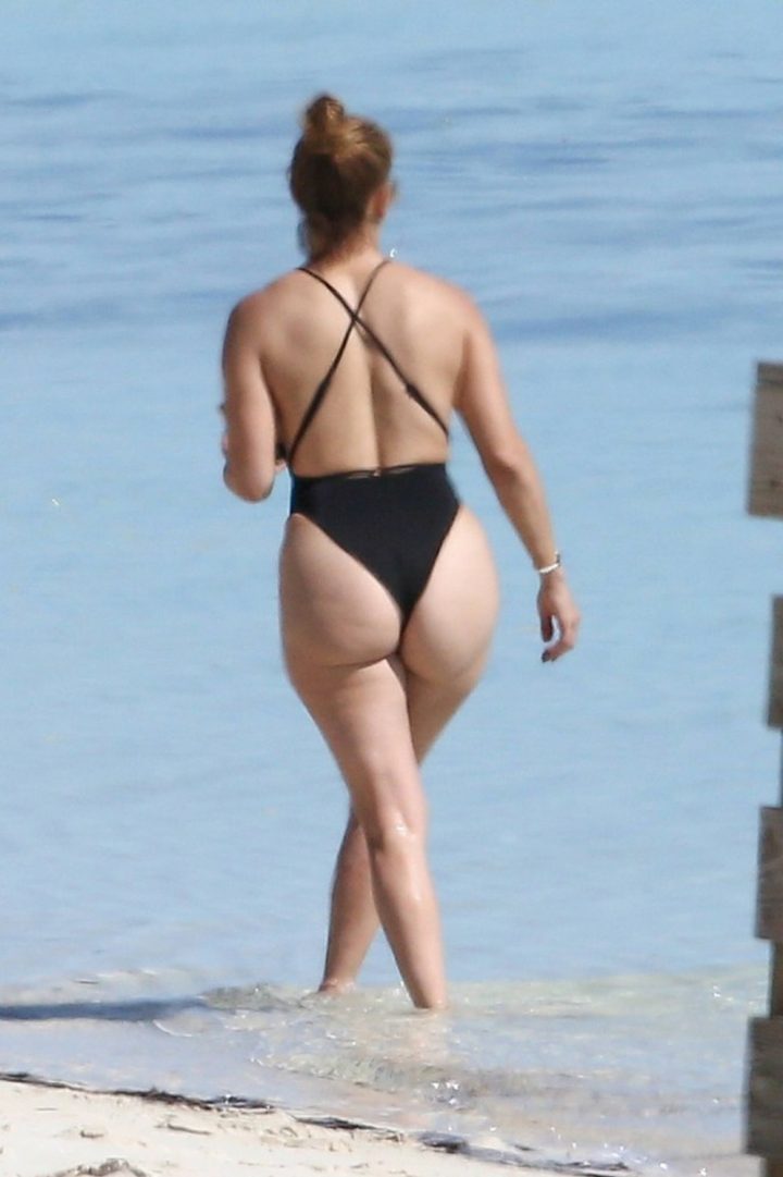 Jennifer Lopez Fantastic Big Ass In A Black Thong Swimsuit On The Beach  Photos exclusive gallery photo - high quality adult content