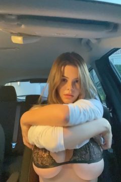 Viral Busty Babe Removing Her Blouse  Photos exclusive gallery photo - high quality adult content