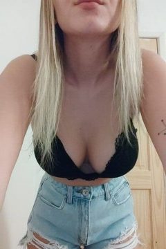 Bang Gabriela Lopez A Soapy Strip Tease And Gets Fucked Raw  Photos exclusive gallery photo - high quality adult content