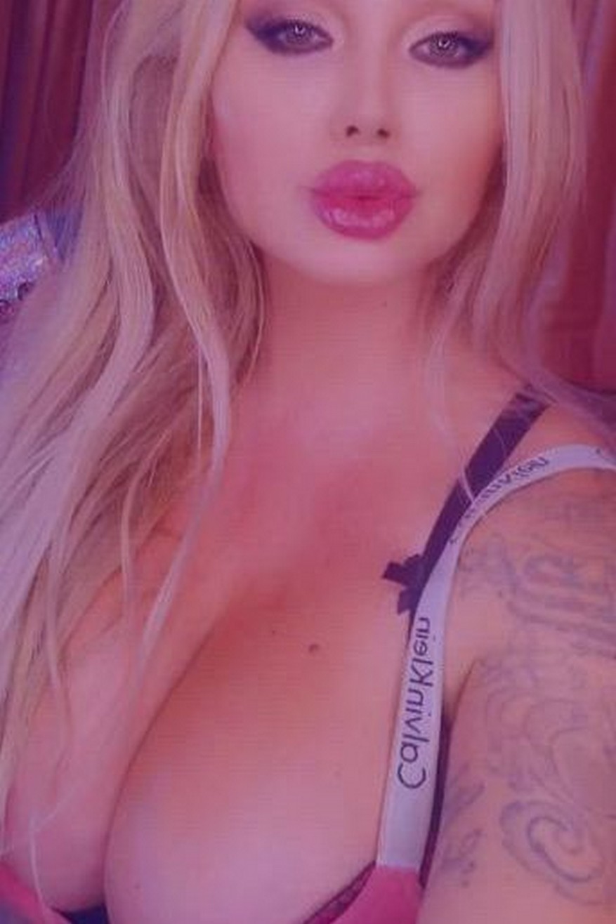 Oiled Barbie Exposing Her Big Fake Boobs Gif exclusive gallery photo - high quality adult content