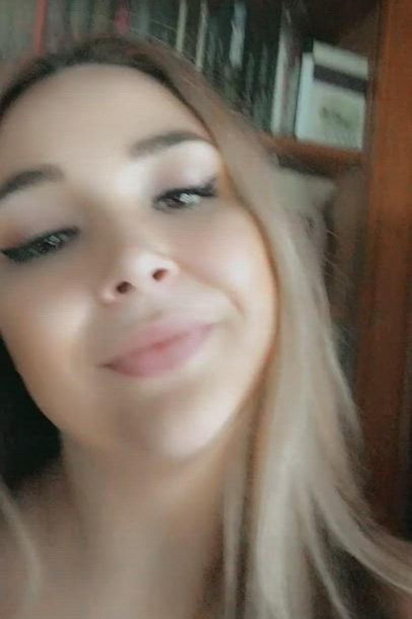 Arrows Up For This Cuttie Gif exclusive gallery photo - high quality adult content