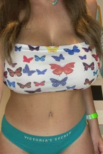 Sexy Babe Mareeva Poses Flamboyant Body exclusive gallery photo - high quality adult content