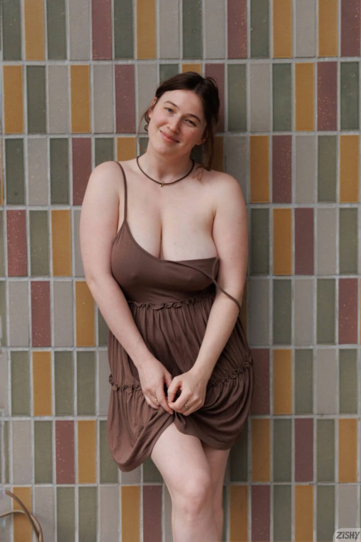 Zishy Riley Nixon Busty And Braless In Public  Photos exclusive gallery photo - high quality adult content