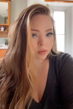 Busty Tiktoker Opens Her Green Shirt Video exclusive gallery photo - high quality adult content