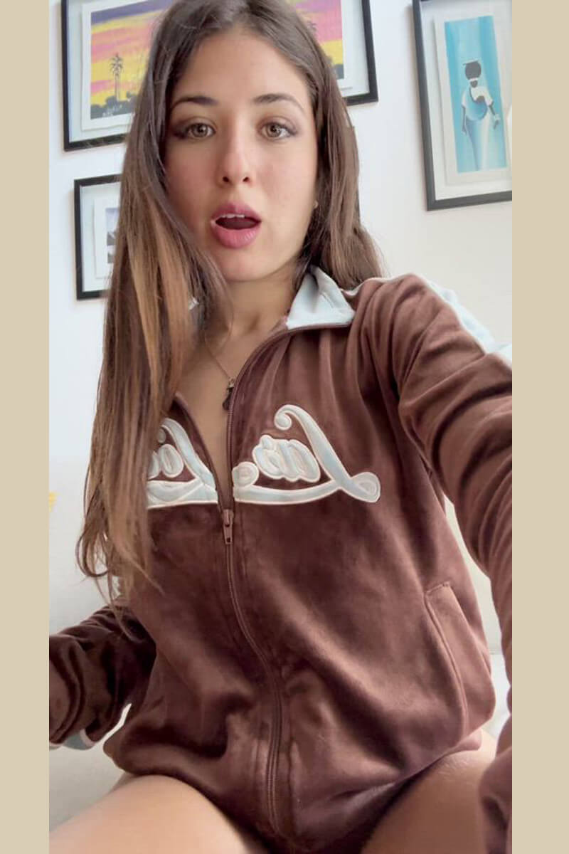 Cute Teen Yasmin Shows Off Her Tits Gif exclusive gallery photo - high quality adult content