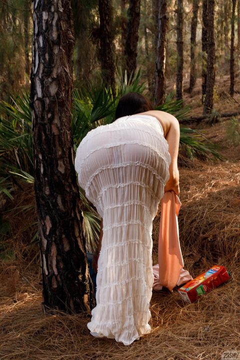 Zishy Sexy Sary Galmida Flashing In Unfiltered Honey Gallery exclusive gallery photo - high quality adult content