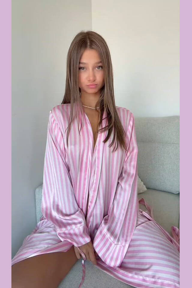 Nude Display Of A Cute Teen Revealed Short Video exclusive gallery photo - high quality adult content