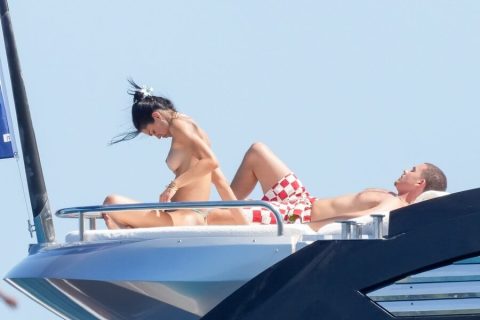 American Model And Television Personality Topless On A Yacht - Premium Photo American Model And Television Personality Topless On A Yacht exclusive gallery photo - high quality adult content