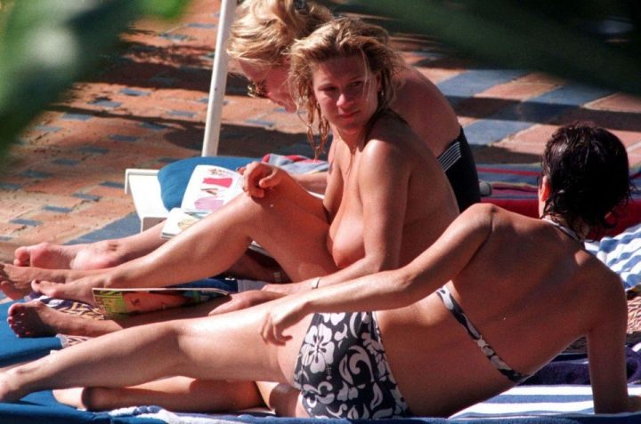 Samantha Fox Topless Amazing Saggy Tits Paparazzi Photos exclusive gallery photo - high quality adult content
