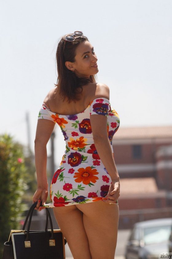 Smokin Hot Babe Rhonda Biasi Nudity Flashing Zishy/smokin Hot Rhonda Biasi Nudity Flashing By Zishy Photo exclusive gallery photo - high quality adult content